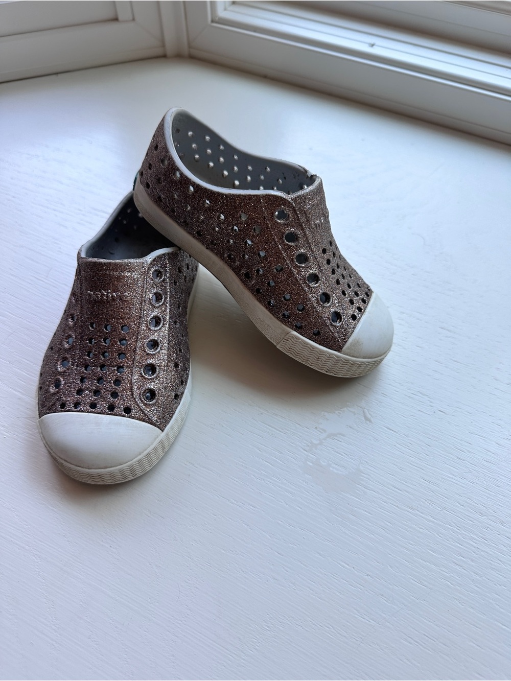 Native shoes toddler girl pink glitter Slip-On Sneakers size C6